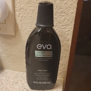 evo Sensitive Whitening Cool Mint Mouthwash